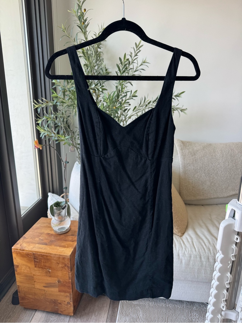 Abercrombie & Fitch - black linen mini dress